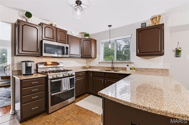 209 Harbour Pointe Drive, Grover, MO 63040