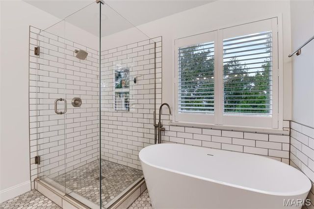 209 Harbour Pointe Drive, Grover, MO 63040