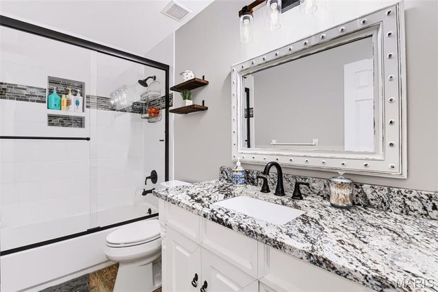 209 Harbour Pointe Drive, Grover, MO 63040