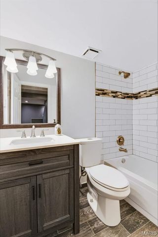 209 Harbour Pointe Drive, Grover, MO 63040