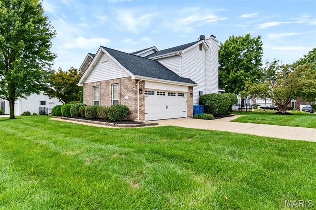 209 Harbour Pointe Drive, Grover, MO 63040