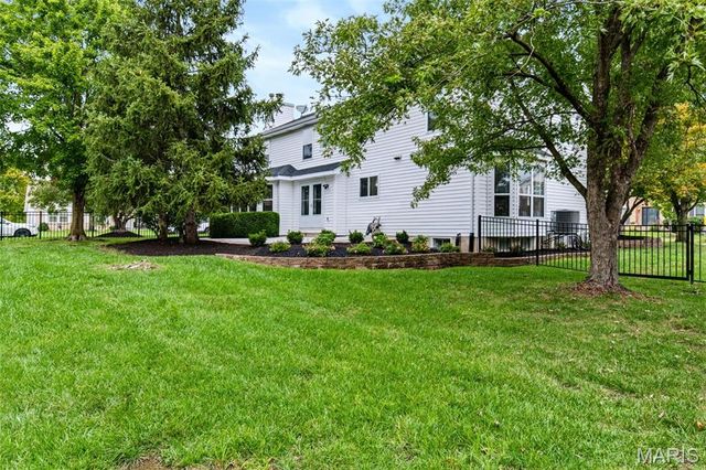 209 Harbour Pointe Drive, Grover, MO 63040