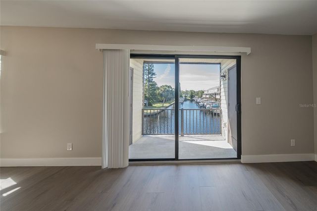 372 MOORINGS COVE DRIVE 372, Tarpon Springs, FL 34689