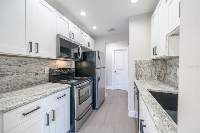 372 MOORINGS COVE DRIVE 372, Tarpon Springs, FL 34689