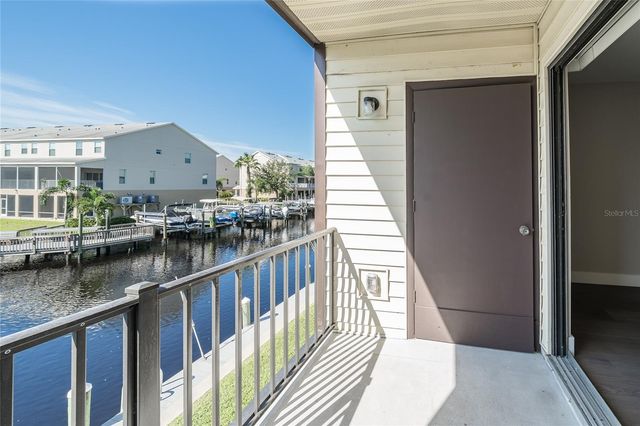 372 MOORINGS COVE DRIVE 372, Tarpon Springs, FL 34689