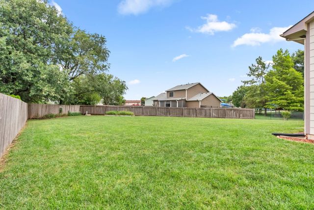 10026 W Haskell Ct, Wichita, KS 67209