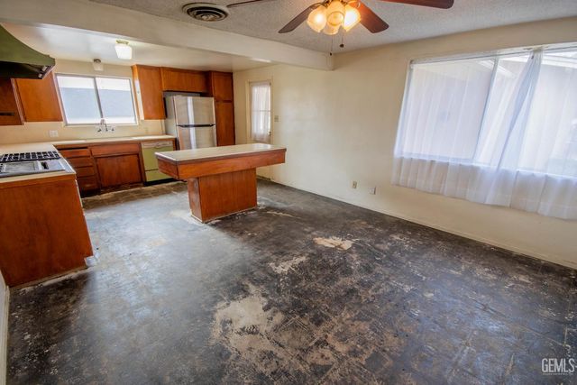 3800 Columbus Street, Bakersfield, CA 93306