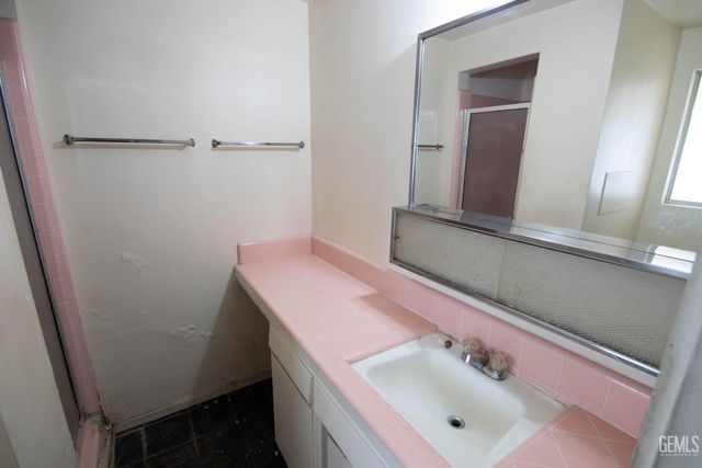 3800 Columbus Street, Bakersfield, CA 93306