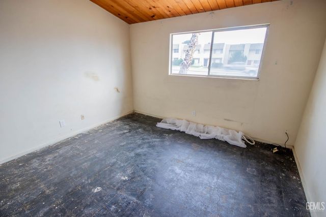 3800 Columbus Street, Bakersfield, CA 93306