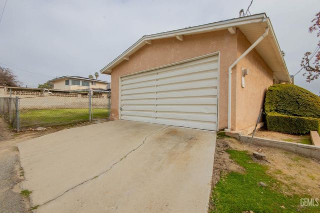 3800 Columbus Street, Bakersfield, CA 93306