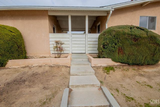 3800 Columbus Street, Bakersfield, CA 93306