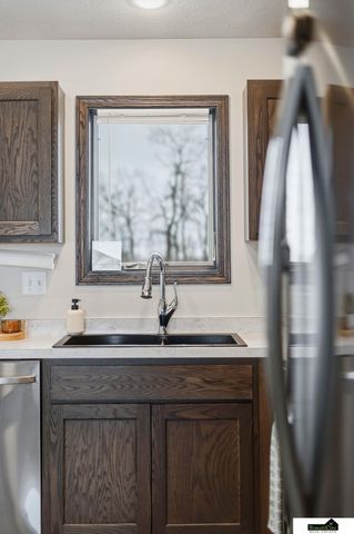 2280 NW 57Th Street, Lincoln, NE 68528