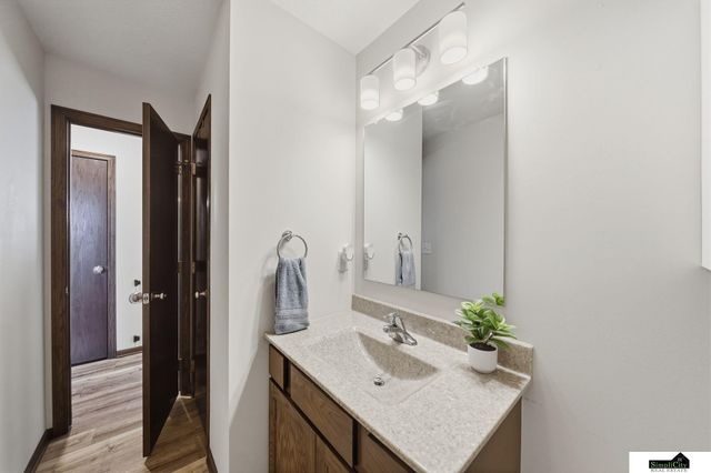 2280 NW 57Th Street, Lincoln, NE 68528