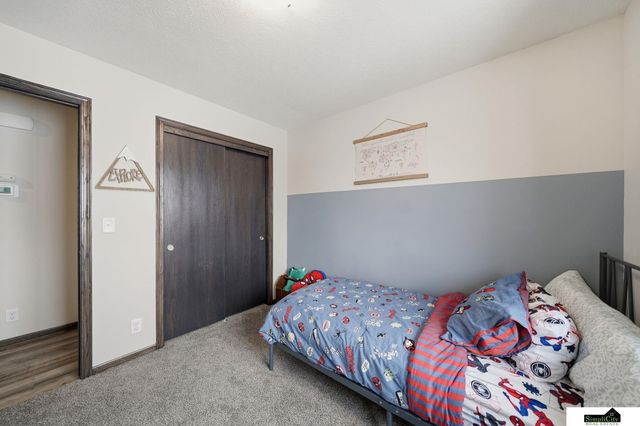 2280 NW 57Th Street, Lincoln, NE 68528