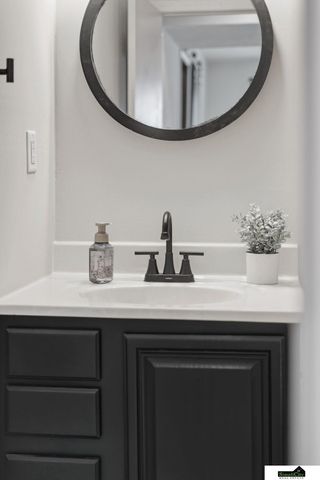 2280 NW 57Th Street, Lincoln, NE 68528