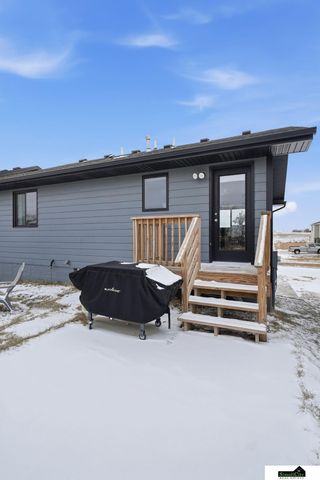 2280 NW 57Th Street, Lincoln, NE 68528