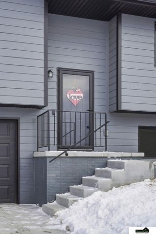 2280 NW 57Th Street, Lincoln, NE 68528