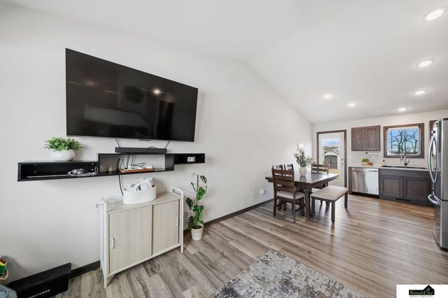 2280 NW 57Th Street, Lincoln, NE 68528