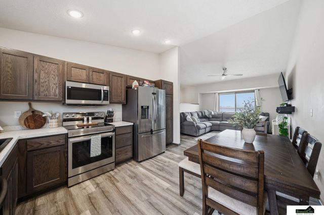 2280 NW 57Th Street, Lincoln, NE 68528