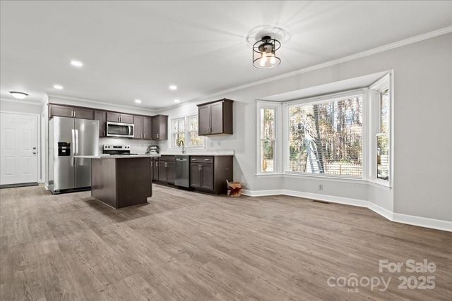 305 Virginia Avenue, Cheraw, SC 29520