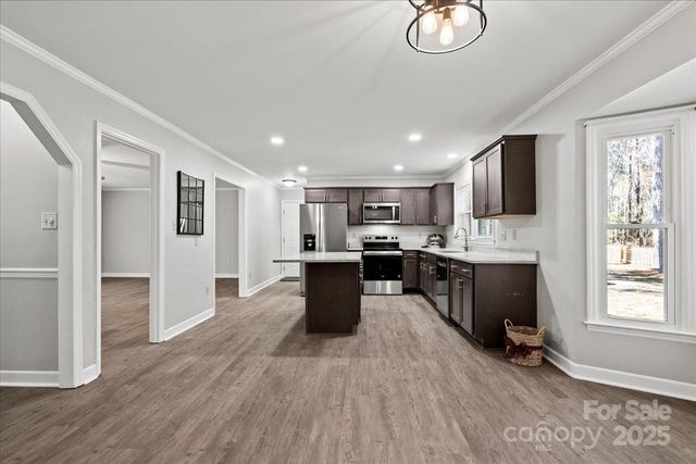305 Virginia Avenue, Cheraw, SC 29520
