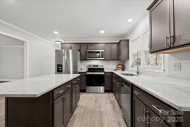 305 Virginia Avenue, Cheraw, SC 29520