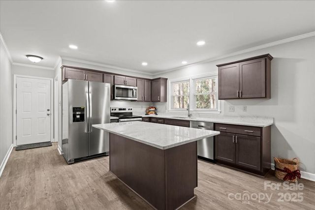 305 Virginia Avenue, Cheraw, SC 29520