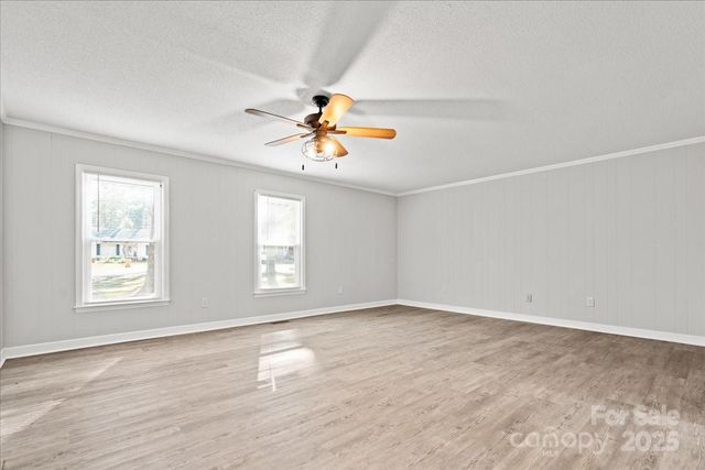 305 Virginia Avenue, Cheraw, SC 29520