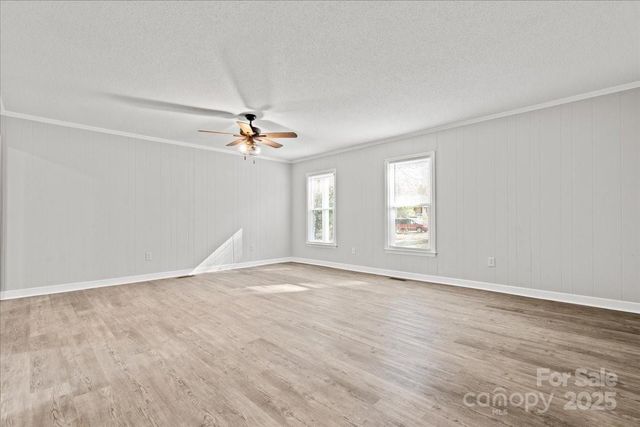 305 Virginia Avenue, Cheraw, SC 29520