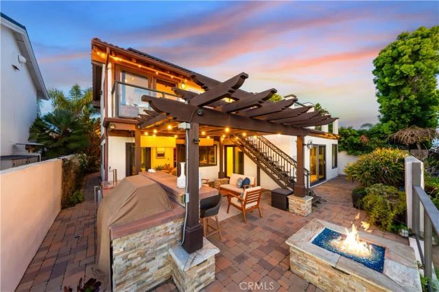 16455 Ladona Circle, Huntington Beach, CA 92649