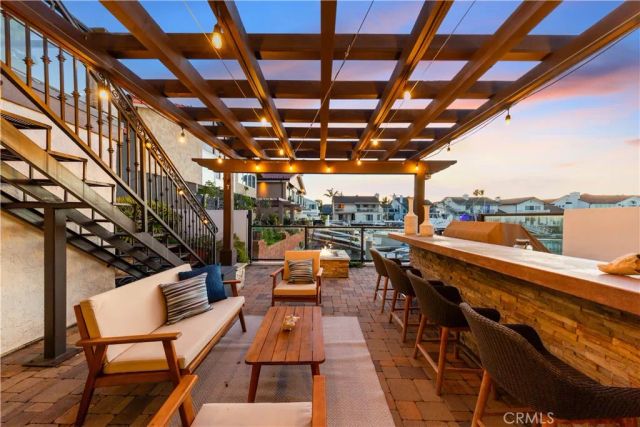 16455 Ladona Circle, Huntington Beach, CA 92649