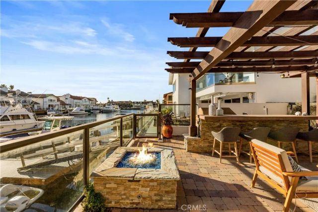 16455 Ladona Circle, Huntington Beach, CA 92649