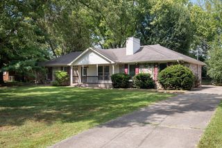 1061 Lakeland Dr, Gallatin, TN 37066