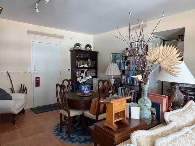 5055 Collins Avenue 4C, Miami Beach, FL 33140