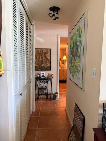 5055 Collins Avenue 4C, Miami Beach, FL 33140