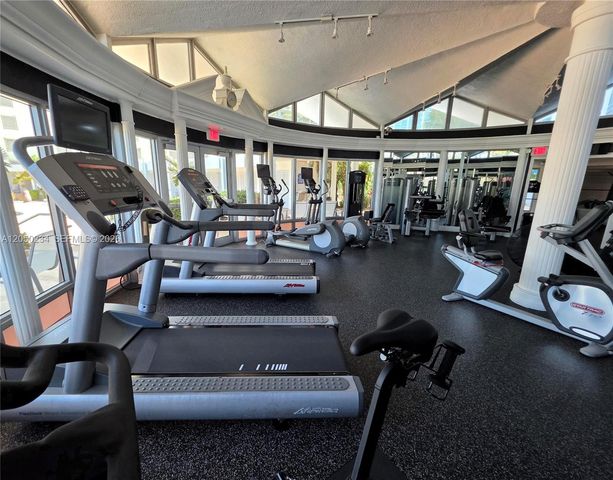 5055 Collins Avenue 4C, Miami Beach, FL 33140