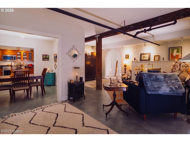 133 Nw 18th Ave 1, Portland, OR 97209