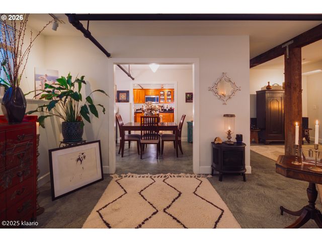 133 Nw 18th Ave 1, Portland, OR 97209