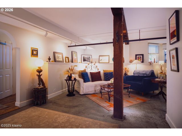 133 Nw 18th Ave 1, Portland, OR 97209