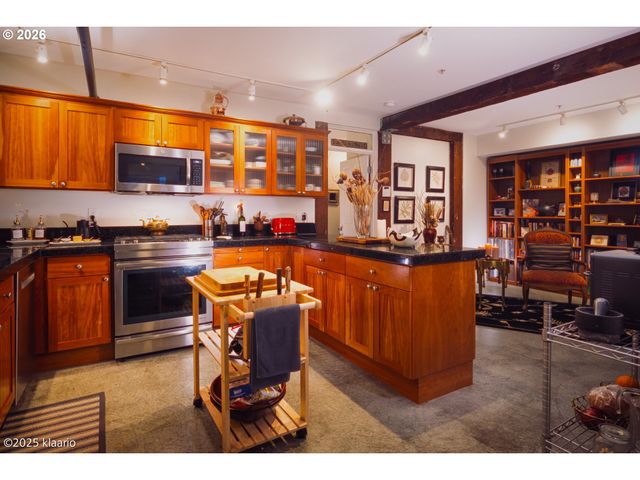 133 Nw 18th Ave 1, Portland, OR 97209