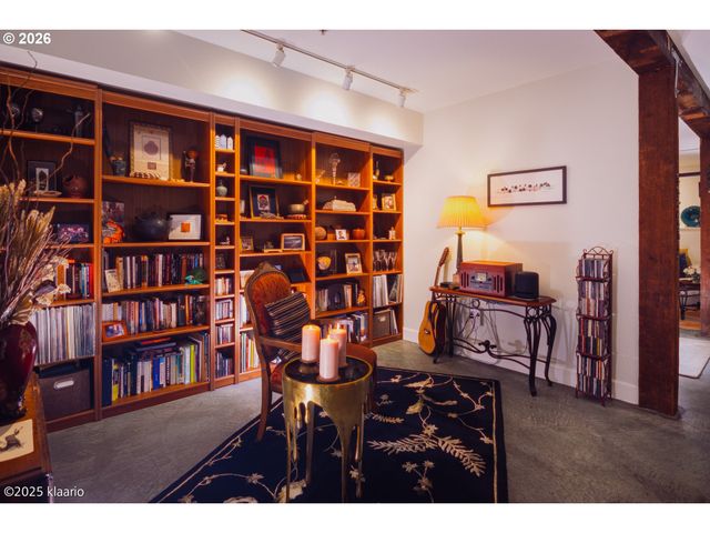 133 Nw 18th Ave 1, Portland, OR 97209