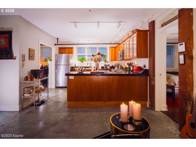 133 Nw 18th Ave 1, Portland, OR 97209