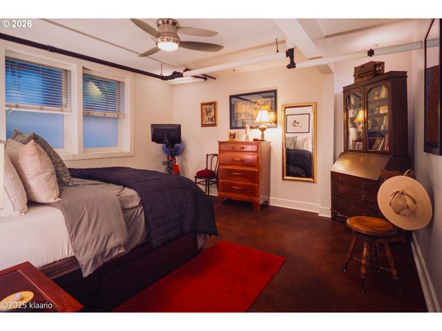 133 Nw 18th Ave 1, Portland, OR 97209