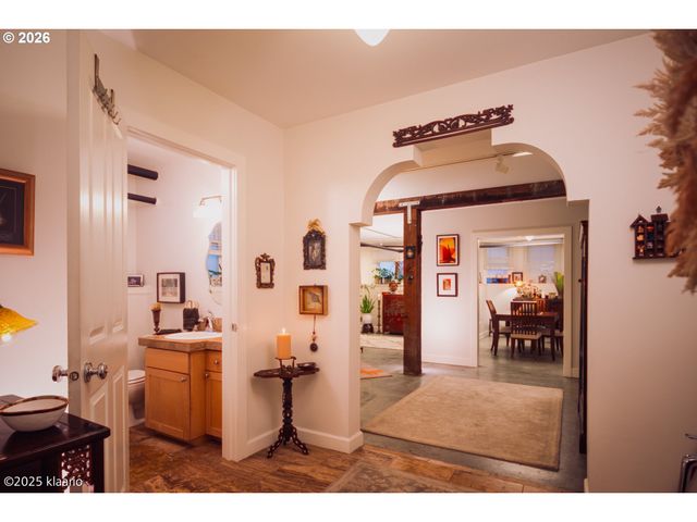 133 Nw 18th Ave 1, Portland, OR 97209