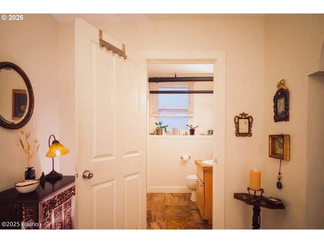 133 Nw 18th Ave 1, Portland, OR 97209