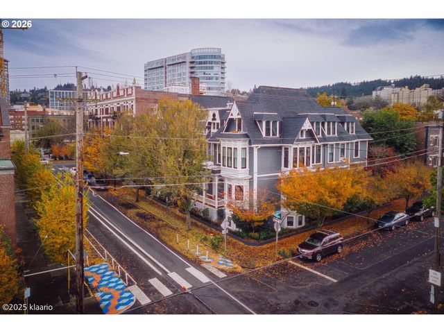 133 Nw 18th Ave 1, Portland, OR 97209