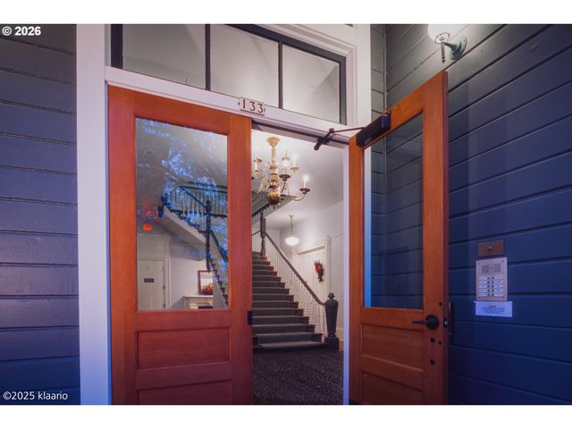 133 Nw 18th Ave 1, Portland, OR 97209