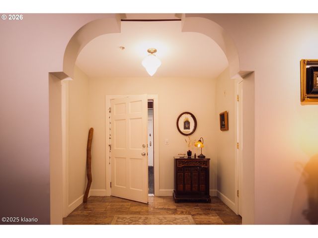 133 Nw 18th Ave 1, Portland, OR 97209