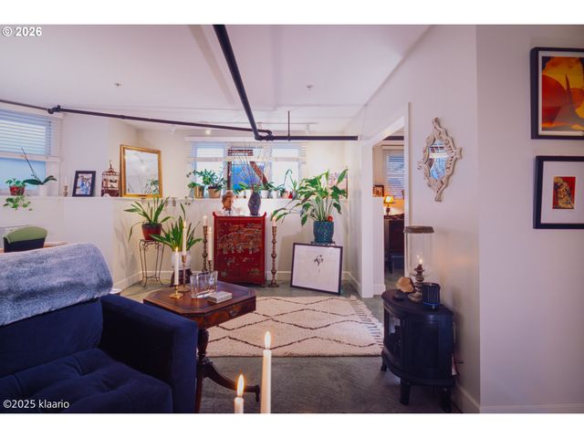 133 Nw 18th Ave 1, Portland, OR 97209