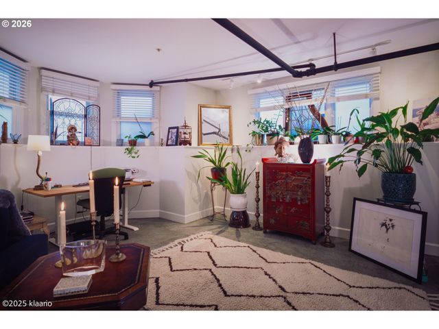 133 Nw 18th Ave 1, Portland, OR 97209